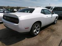 używany Dodge Challenger 5.7dm 372KM 2018r. 43 200km