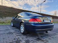 używany BMW 740 4dm 306KM 2007r. 209 740km