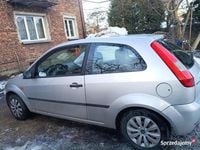 Używany Ford Fiesta 2004 Srebrny Hatchback