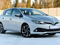 Używany Toyota Auris Hybrid 99 KM (72 kW) 2017 Srebrny (metalik) Hatchback