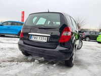 Używany Mercedes A160 95 KM (69 kW) 2012 Czarny Hatchback