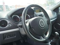 używany Renault Clio II 1.1dm 75KM 2011r. 191 000km