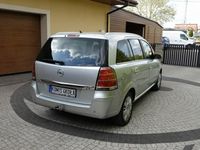 używany Opel Zafira 1.6dm 105KM 2007r. 207 000km