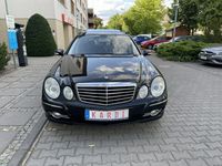 Używany Mercedes E280 190 KM (139 kW) 2009 Czarny Sedan/Limuzyna