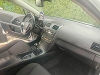 Używany Toyota Avensis 2011 Srebrny Kombi