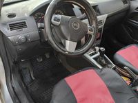 Używany Opel Astra 2010 Srebrny Hatchback