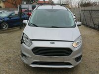 Używany Ford Tourneo Courier 99 KM (72 kW) 2019 Srebrny Minivan