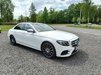 Używany Mercedes E220 194 KM (142 kW) 2017 Biały Sedan/Limuzyna