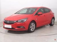 Używany Opel Astra 2017 Czerwony Hatchback