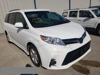 używany Toyota Sienna 2020,3.5L,LE,na przednie koła, porysowany