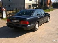 Używany Mercedes 220 210 KM (154 kW) 1998