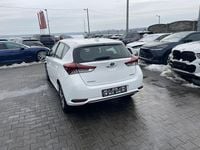 używany Toyota Auris Hybrid 1.8dm 136KM 2017r. 110 300km