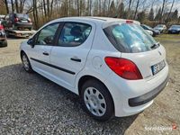 używany Peugeot 207 1.4 Benzyna Klima 4 drzwi