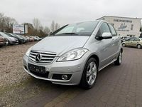 Używany Mercedes A180 116 KM (85 kW) 2010 Srebrny Hatchback