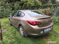 Używany Opel Astra 116 KM (85 kW) 2013 Brązowy Sedan/Limuzyna