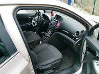 Używany Chevrolet Orlando 163 KM (119 kW) 2012 Złoty Minivan