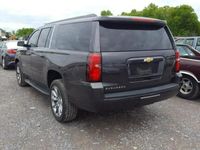 używany Chevrolet C1500 Suburban 2017, 5.3L, porysowany lakier