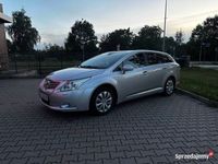 Używany Toyota Avensis 126 KM (92 kW) 2009 Srebrny Sedan/Limuzyna