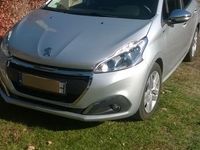 Używany Peugeot 208 82 KM (60 kW) 2016 Srebrny (metalik) Hatchback