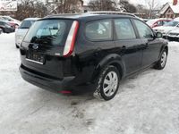 używany Ford Focus 1.6dm 109KM 2008r. 199 000km