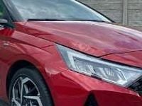 Używany Hyundai i20 100 KM (73 kW) 2021 Czerwony (metalik) Hatchback