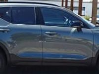 używany Volvo XC40 B4 Plus Dark 2.0 B4 Plus Dark (211KM) Kamera o zasięgu 360°