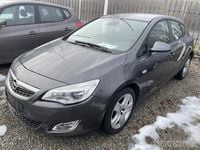 Używany Opel Astra 101 KM (74 kW) 2010 Grafitowy metalik Hatchback