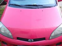 Używany Daihatsu YRV 2002 Czerwony Minivan