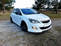 używany Opel Astra 6dm 180KM 2012r. 140 000km