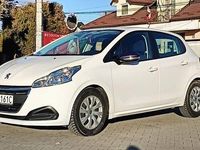 Używany Peugeot 208 2017 Biały Hatchback