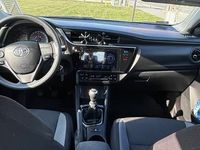 Używany Toyota Auris 99 KM (72 kW) 2016 Biały Hatchback