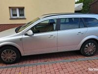 Używany Opel Astra 2010 Srebrny Kombi