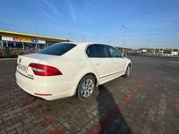 Używany Skoda Superb 2014 Biały Sedan/Limuzyna