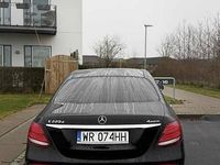 Używany Mercedes E220 AMG 2018 Czarny Sedan/Limuzyna