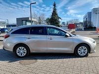 Używany Hyundai i30 Classic 2019 Beżowy Kombi