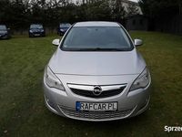 Używany Opel Astra 115 KM (84 kW) 2010 Srebrny (metalik) Hatchback