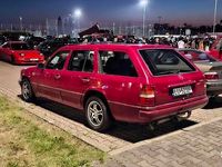Używany Mercedes E220 1994 Czerwony Sedan/Limuzyna