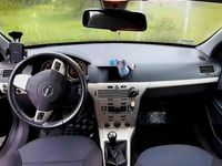 Używany Opel Astra 2008 Czarny Kombi