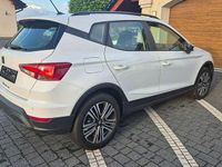 Używany Seat Arona 110 KM (80 kW) 2023 Biały SUV
