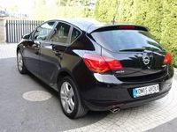 używany Opel Astra 1.4dm 140KM 2011r. 142 000km