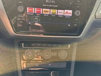 Używany VW Touran 115 KM (84 kW) 2019 Srebrny Minivan