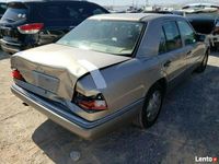 używany Mercedes E320 1995, 3.2L, od ubezpieczalni