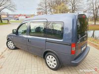 używany Opel Combo 1.2dm 75KM 2008r. 223 000km