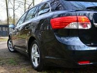 Używany Toyota Avensis 2011 Inny kolor Kombi