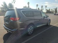 używany Chrysler Pacifica 3.6dm 260KM 2017r. 60 500km