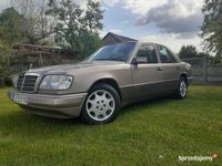 Używany Mercedes E250 1994 Inny kolor Sedan/Limuzyna
