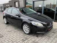 Używany Volvo V40 120 KM (88 kW) 2016 Czarny Hatchback