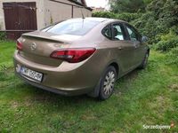 Używany Opel Astra 116 KM (85 kW) 2013 Brązowy Sedan/Limuzyna
