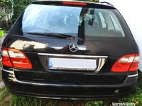 Używany Mercedes E220 Elegance 150 KM (110 kW) 2005 Czarny Sedan/Limuzyna
