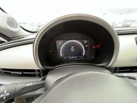 Nowe Fiat 600 La Prima 110 KM (80 kW) 2025 Lakier metalizowany kremowy cappucino z dachem w kolorze czarny cinema SUV